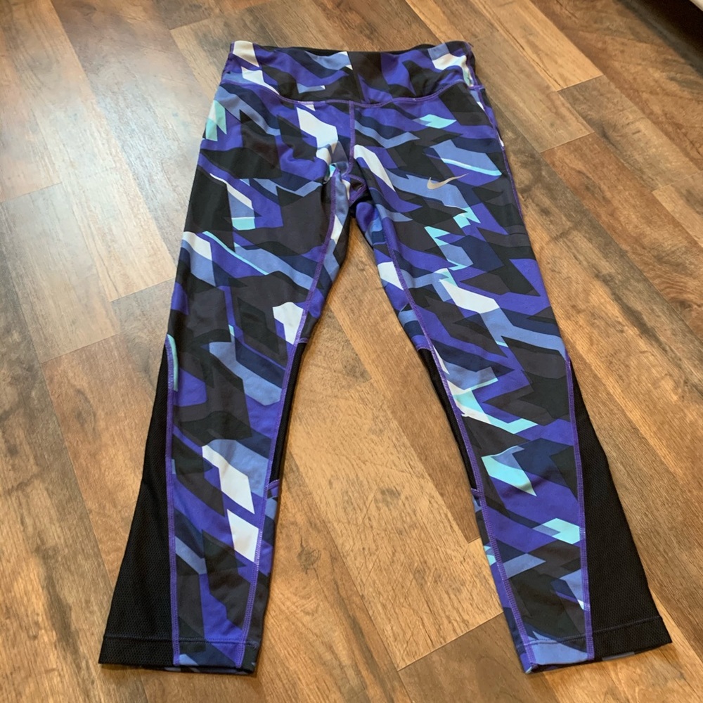 Nike Athletic Workout Running Patterned Capri Pan… - image 5